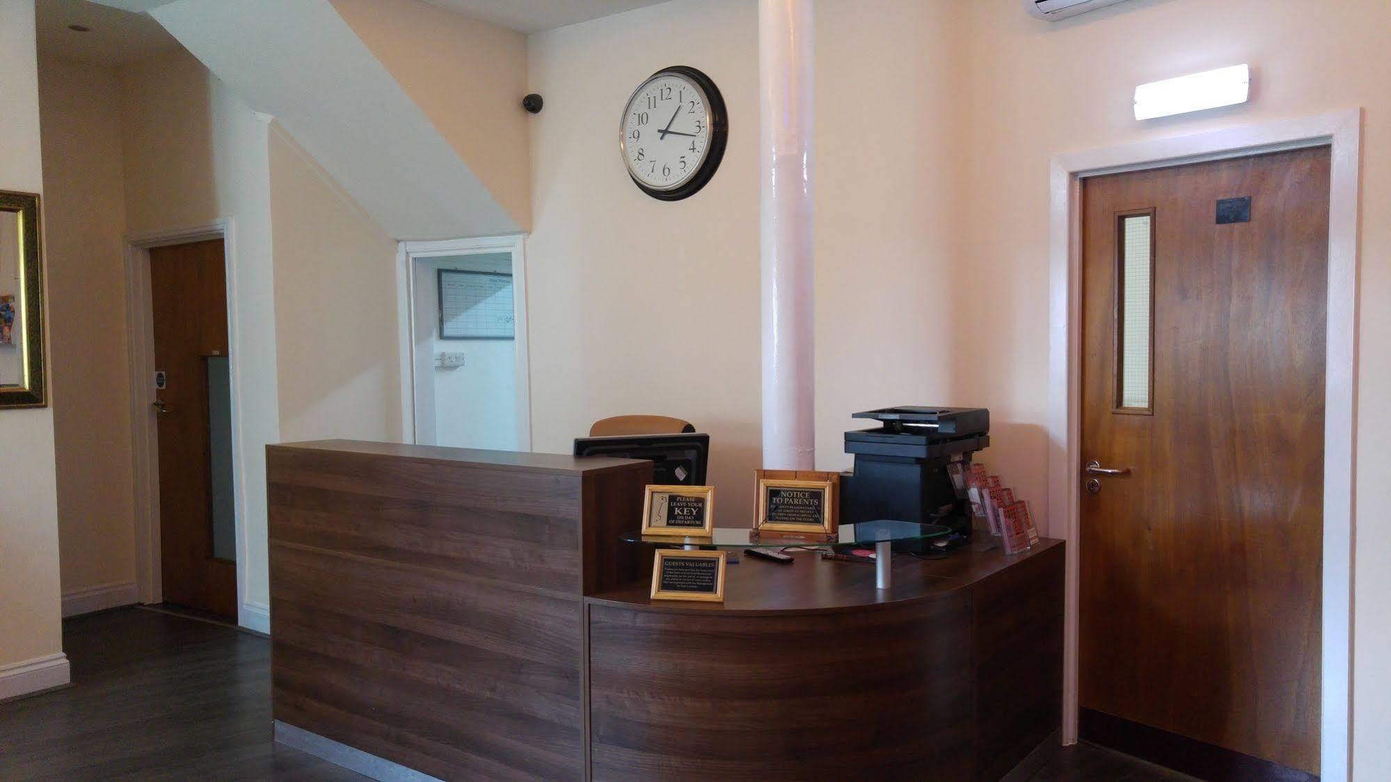 City View Hotel Stratford Лондон Екстериор снимка